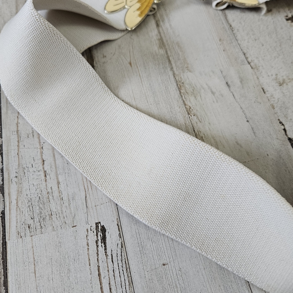 Vintage Metal Butterfly Clip Buckle Stretchy White Belt - Picture 6 of 6